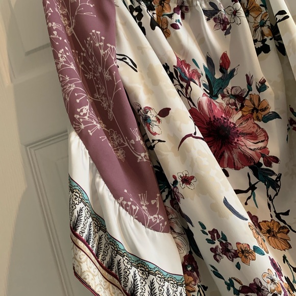 Ladies top - Picture 2 of 4